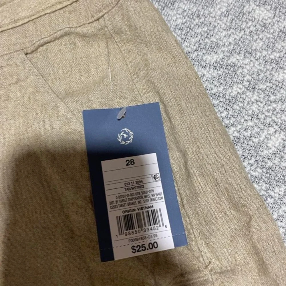 Universal Thread tan shorts NWT adjustable drawstring Size 28. SKU-A576‎